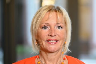 Portraitfoto Prof. Dr. Kristina Sinemus, Hessische Ministerin für Digitale Strategie und Entwicklung 