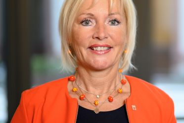 Portrait von Ministerin Prof. Dr. Kristina Sinemus